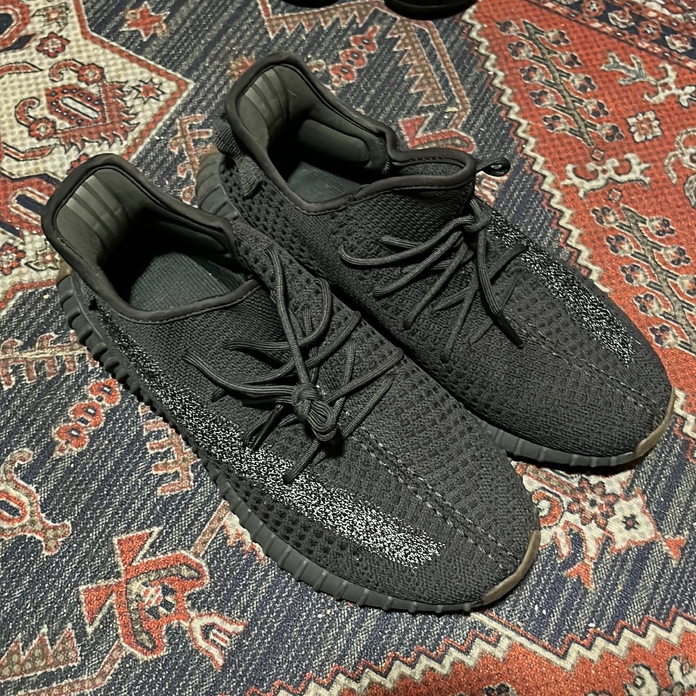 Yeezy shoes size 11